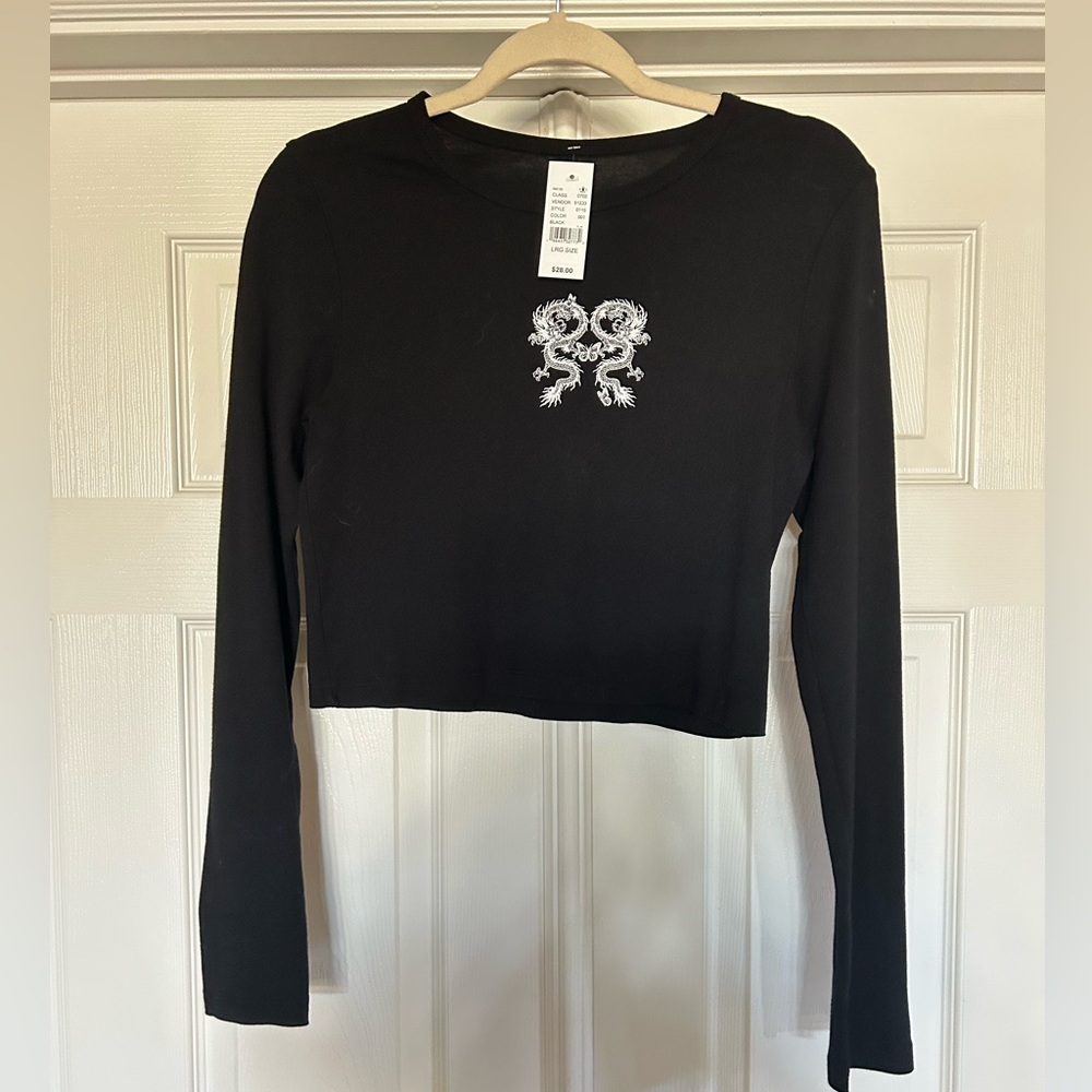 Tilly’s Black Long Sleeve Crop Top, Dragons on front, NWT, size Large